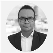 Capacito líderes en oratoria y persuasión